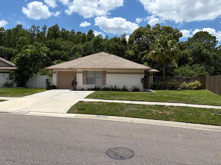 11813 Hickorynut Dr — Photo 23