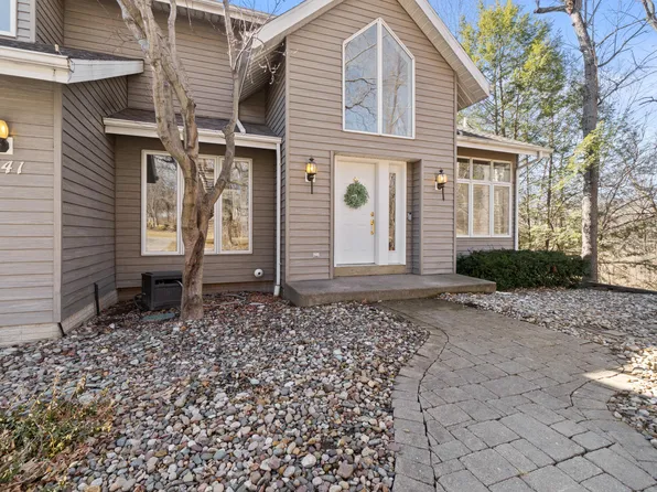 1741 Arbor Oaks Dr, Muscatine, IA 52761