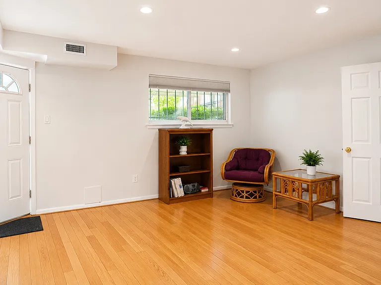 537 E Indian Spring Dr — Photo 14