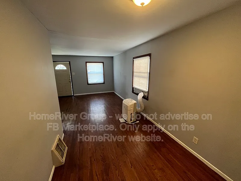 3 bed, 1.0 bath, 854 sqft, $1,450 — Photo 4