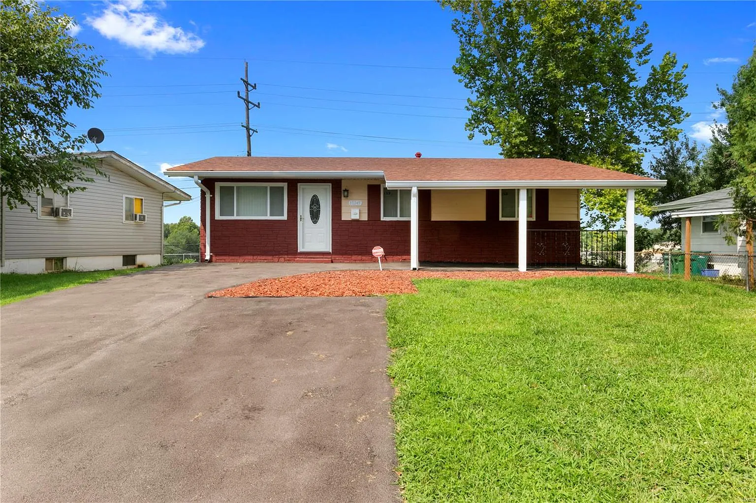 10245 Lilac Ave photo 1