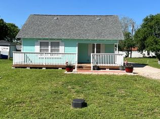 504 Moore Ave, Palacios, TX 77465