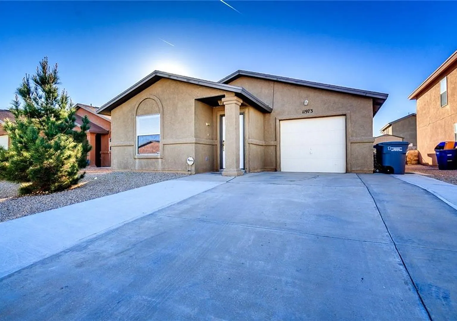 1 Story Home in Mesquite Hills with 3 Beds 2 Baths and Single Car Garage — Photo 3