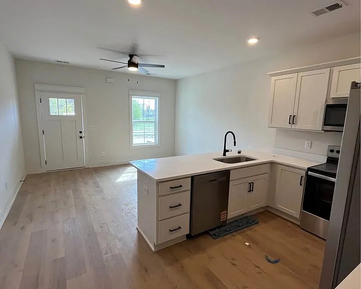 101 Sandye Ave #A — Photo 2