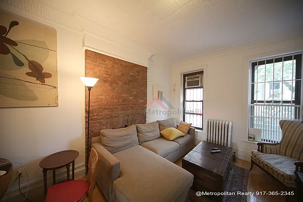 Rented by Metropolitan Realty | media 3