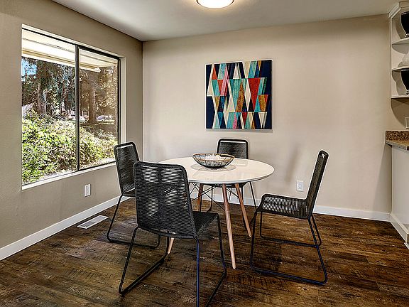 5th image of 9902 NE 124th St APT 1207