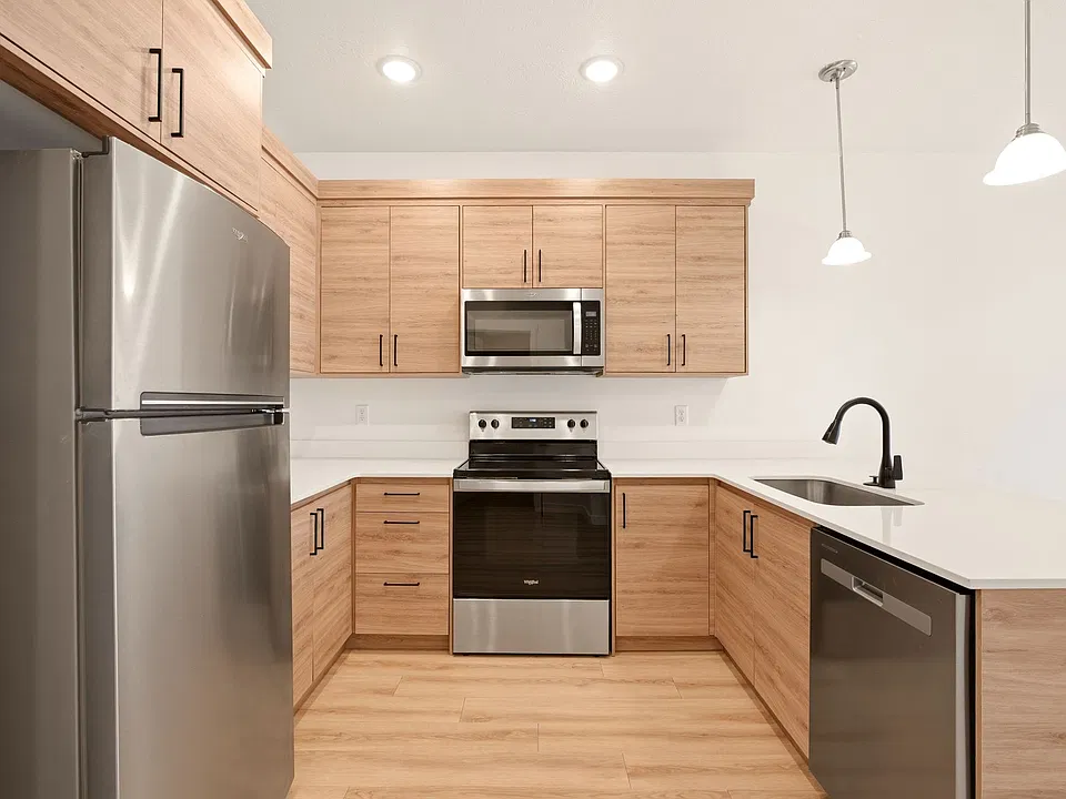 1121 W 250 S #103