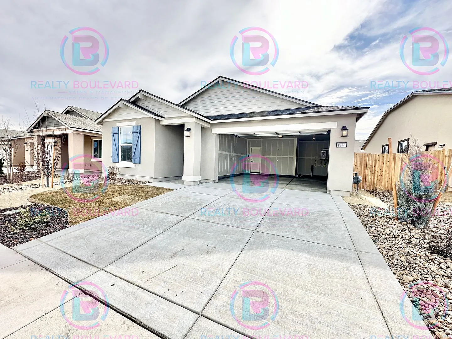 Modern Elegance in the Heart of Carson City- 3-Bedroom Home — Photo 2