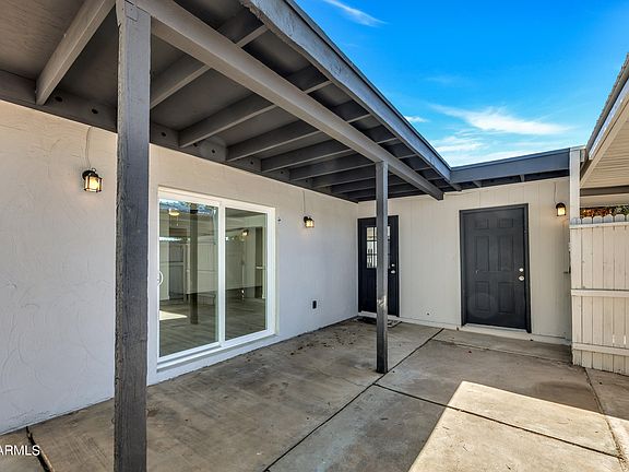 4th image of 330 W LA JOLLA Drive