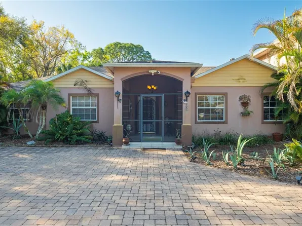 690 Percheron Cir, Nokomis, FL 34275