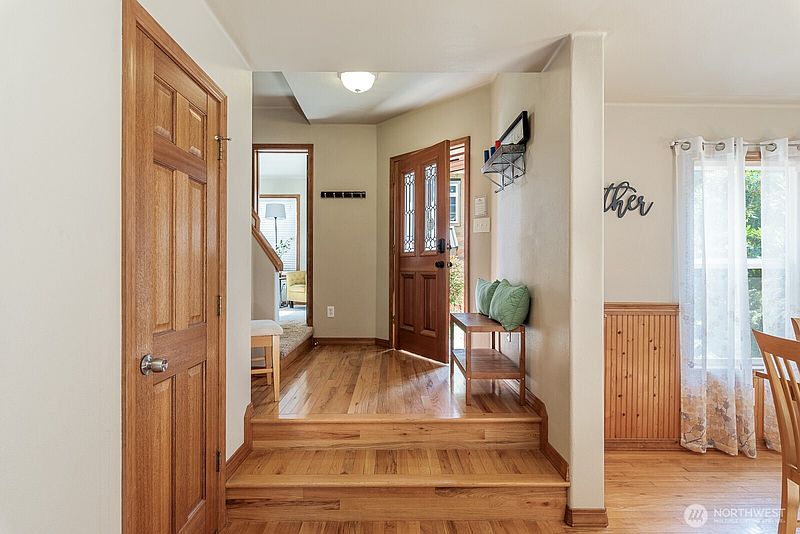 5th image of 2681 S East Camano Dr
