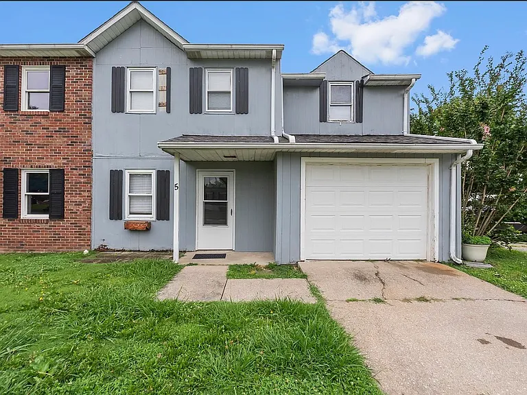 1602 Amblewood Dr #5 — Photo 1