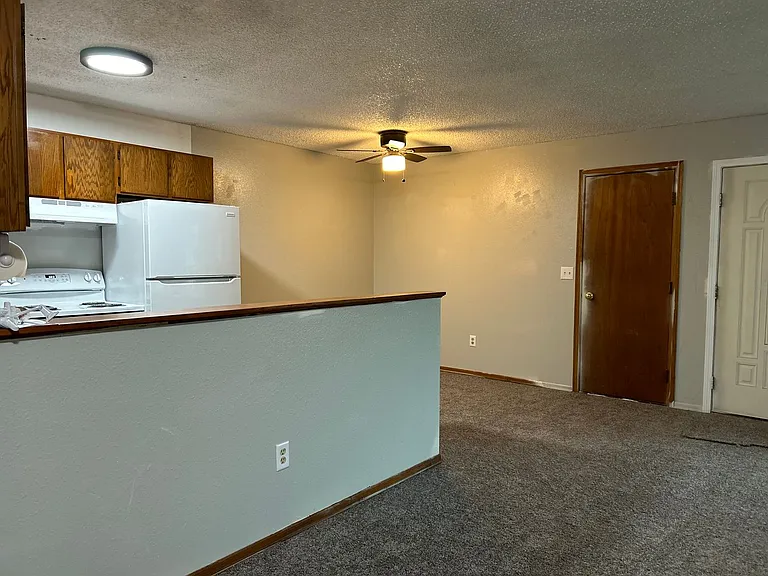 1120 Joyce Dr — Photo 12