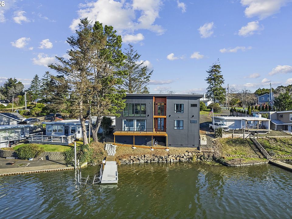 1st image of 3403 NE Johns Loop