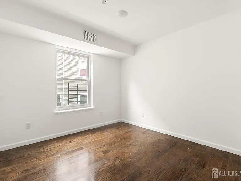 496 S 18th St #2 — Photo 14