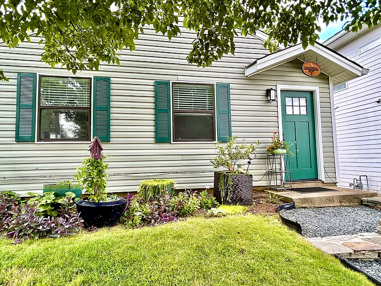 223 Little St SE — Photo 24