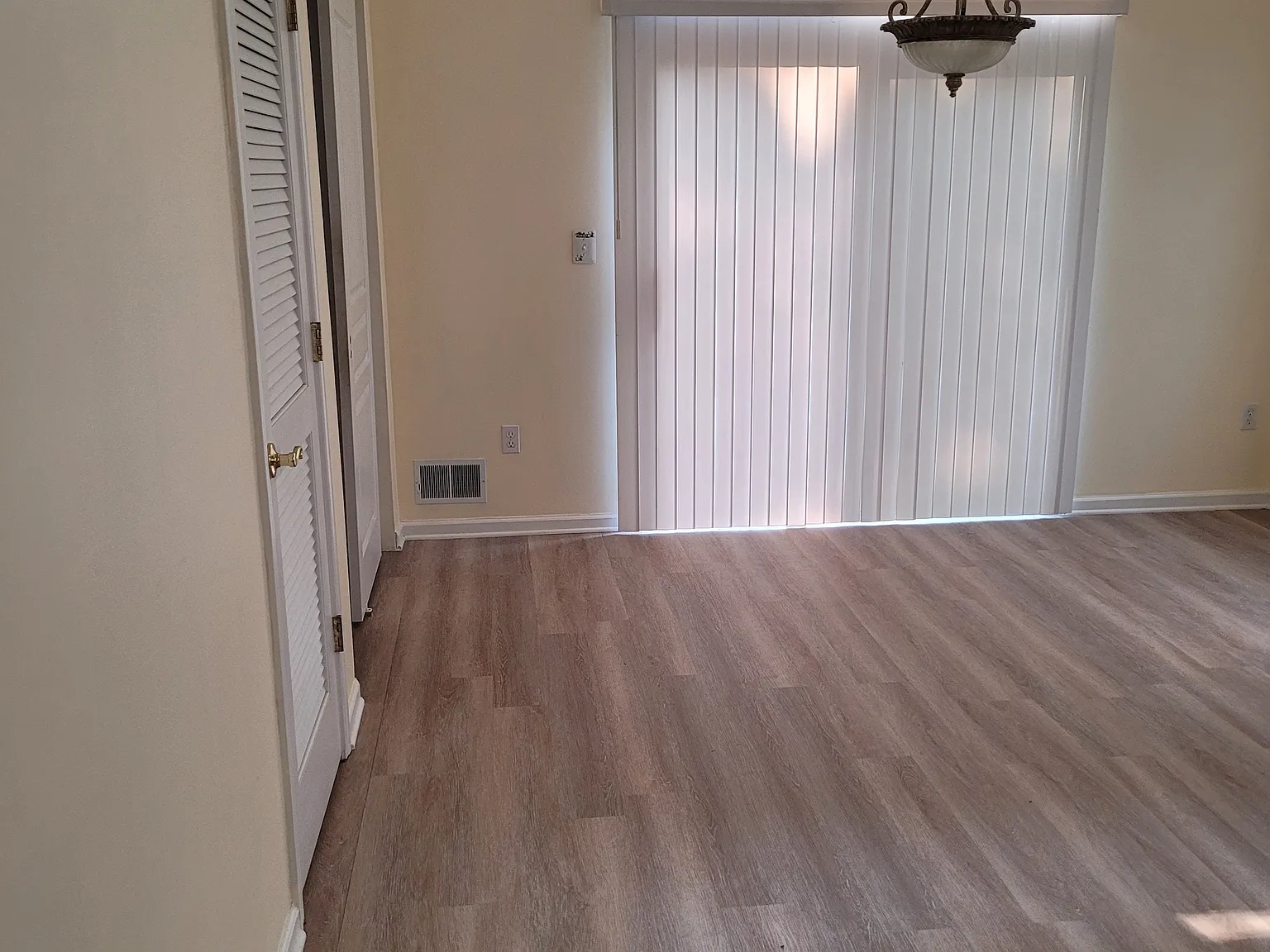 2 bed, 1337 sqft, $2,800 — Photo 3