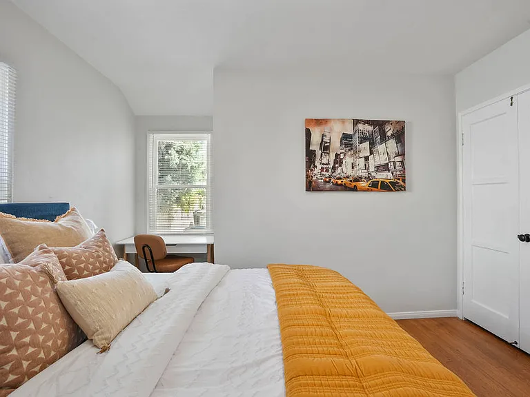 2307 W Verdugo Ave — Photo 7
