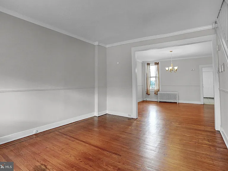 2853 Mayfield Ave — Photo 4