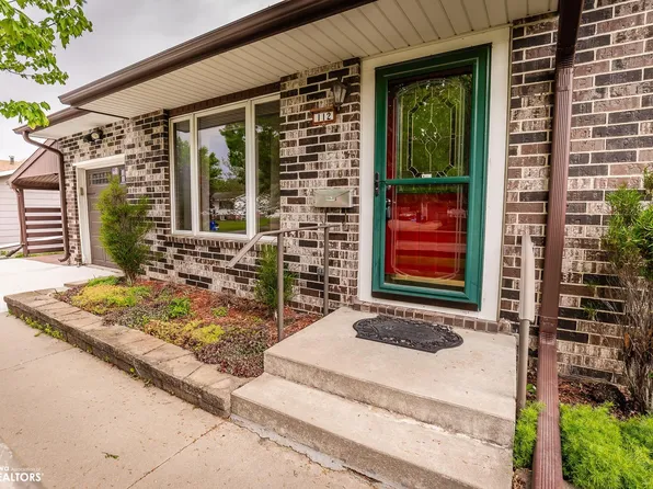 112 Thunderbird Dr, Marshalltown, IA 50158