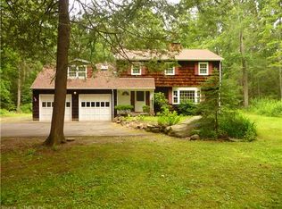 69 Woodhaven Dr, Avon, CT 06001