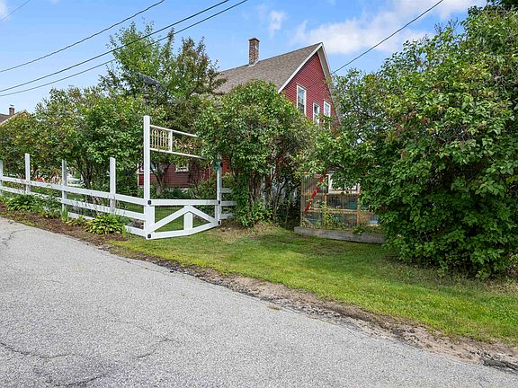 4th image of 38 Pershing Avenue
