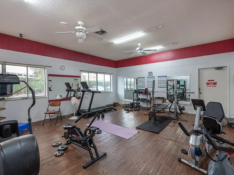 896 N Federal Hwy #527 — Photo 58