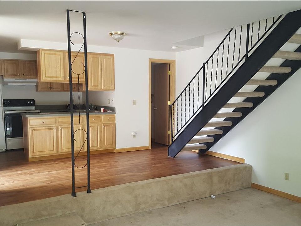 1st image of 550 Warren St #16db79d0d