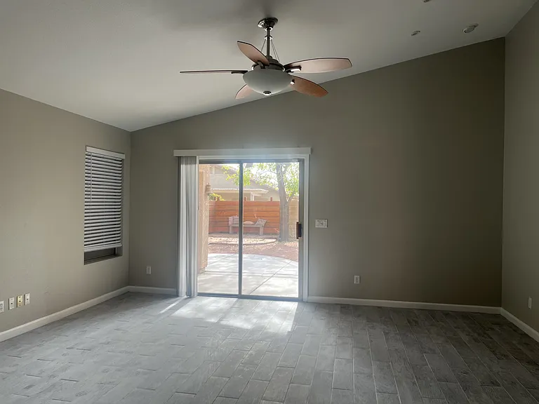 7211 W Irma Ln — Photo 6