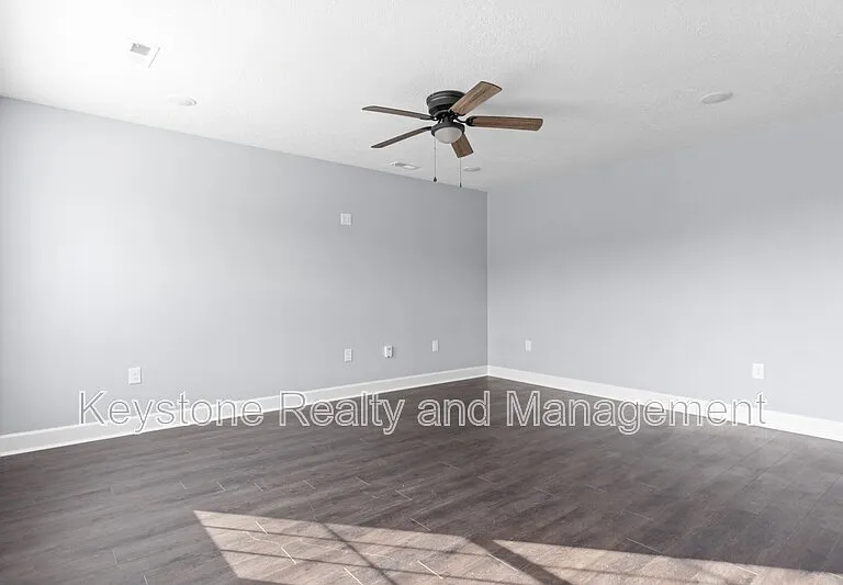 111 Robertson Hill Rd #7 — Photo 2