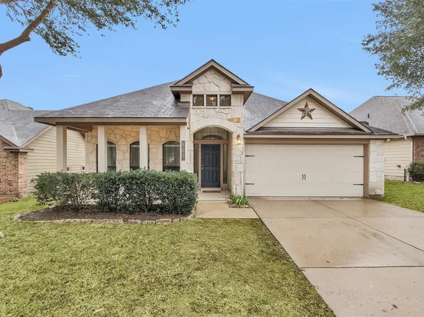 951 Oak Terrace Dr, Willis, TX 77378