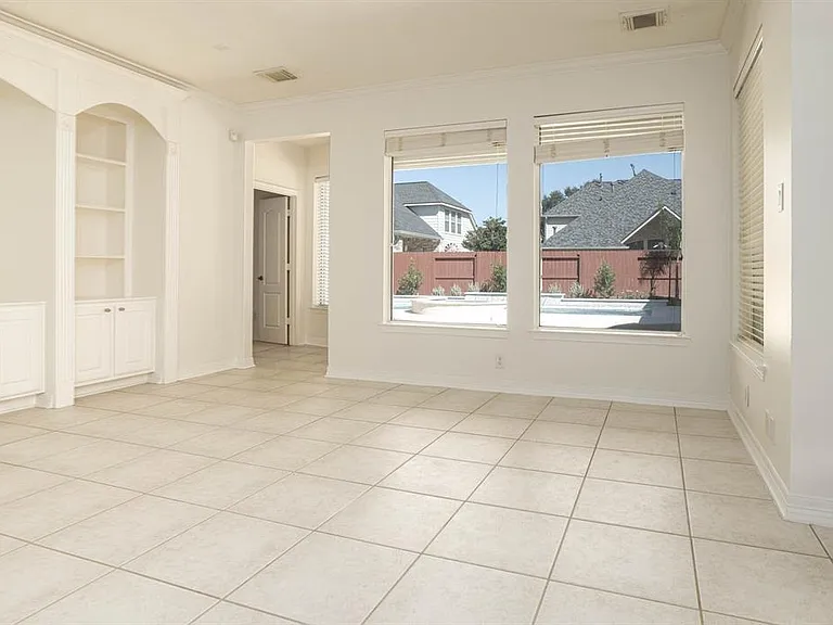 6010 Serrano Terrace Ln — Photo 3