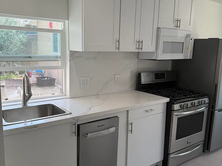 2513 W Occidental St #2 — Photo 3