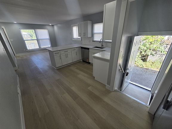 2nd image of 1828 E Granet Ave