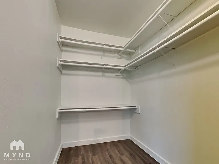 1604 Parker Ln #B — Photo 11