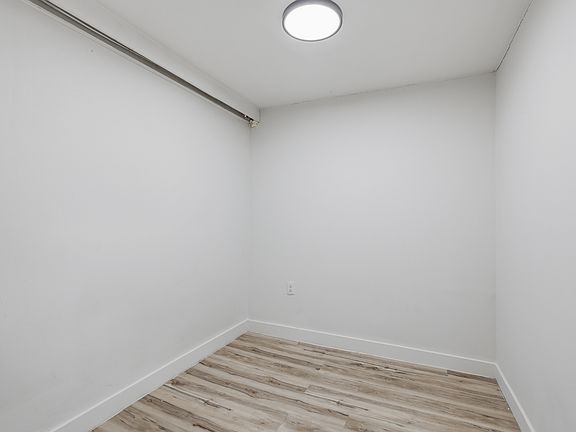 2nd image of 201 Quincy St #2