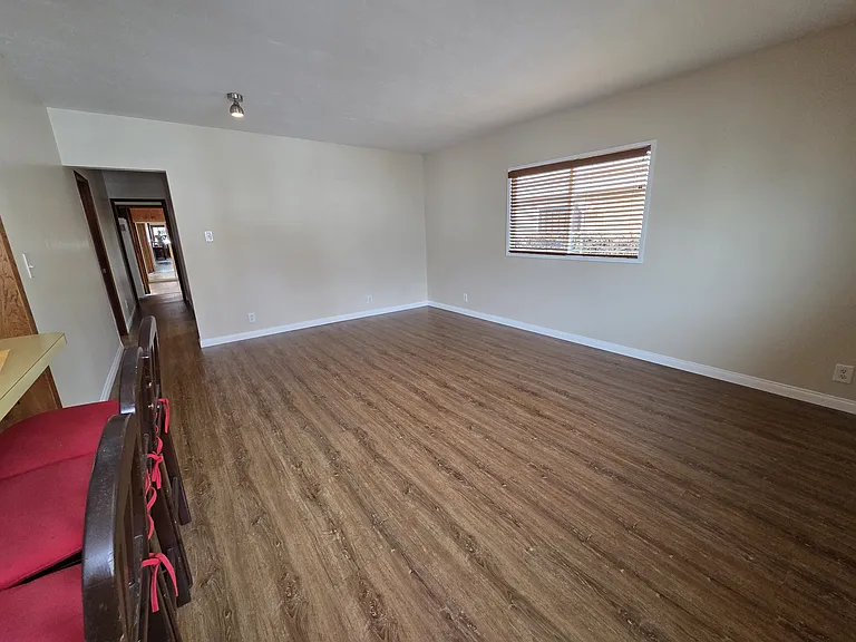 70 64th Pl — Photo 3