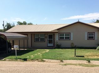 609 Potomac Dr, Stamford, TX 79553