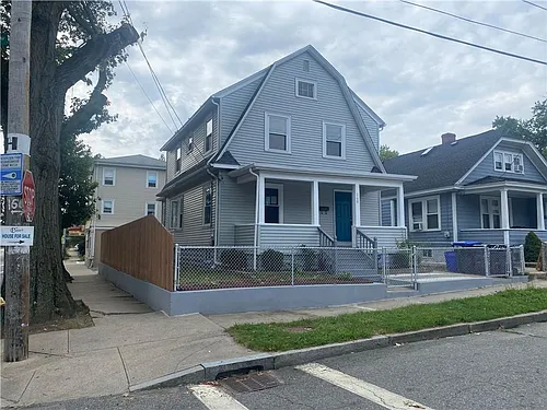 160 California Ave Photo 1