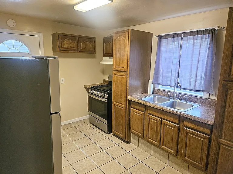 837 Sycamore Ave — Photo 15