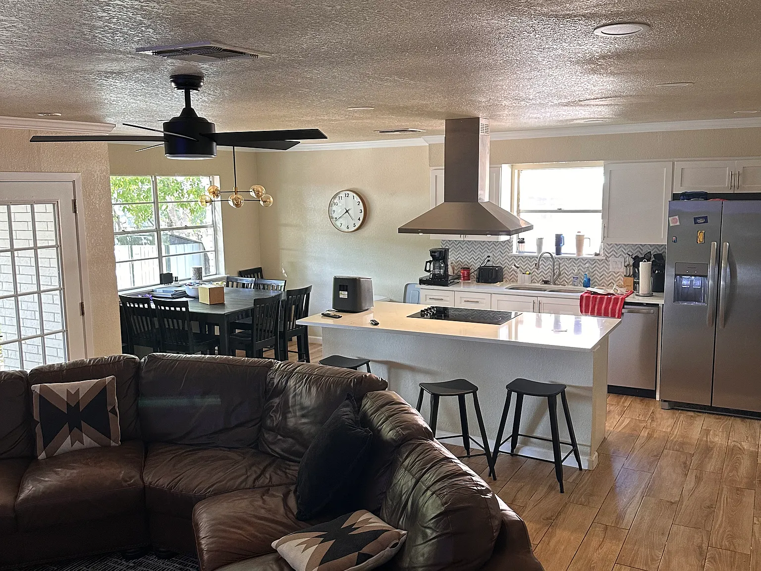 4 bed, 1500 sqft, $2,995 — Photo 3