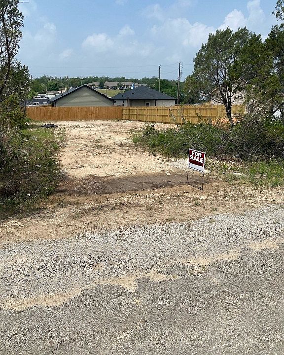 1st image of 2208 Woodview Trl