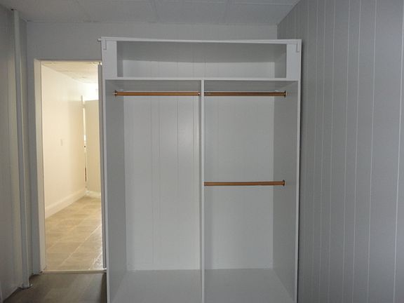 4th image of 46-14 Vernon Blvd #2R