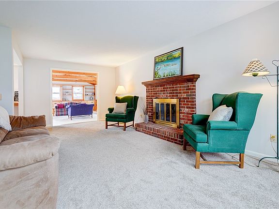 4th image of 448 Rush Scottsville Rd