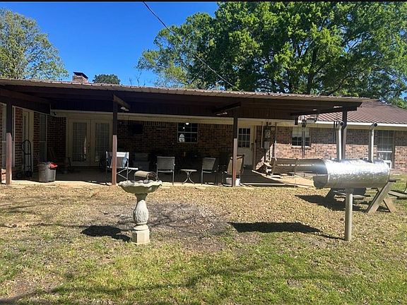 3rd image of 557 Layfield Rd