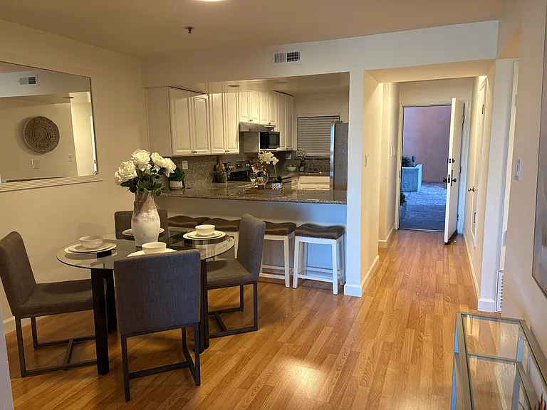 1 Laurel St #102 — Photo 15