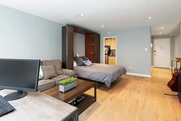 Sold by Daniel Gale Sotheby's International Realty | media 17