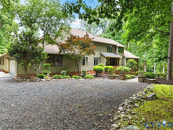 2nd image of 3701 Reeds Landing Cir