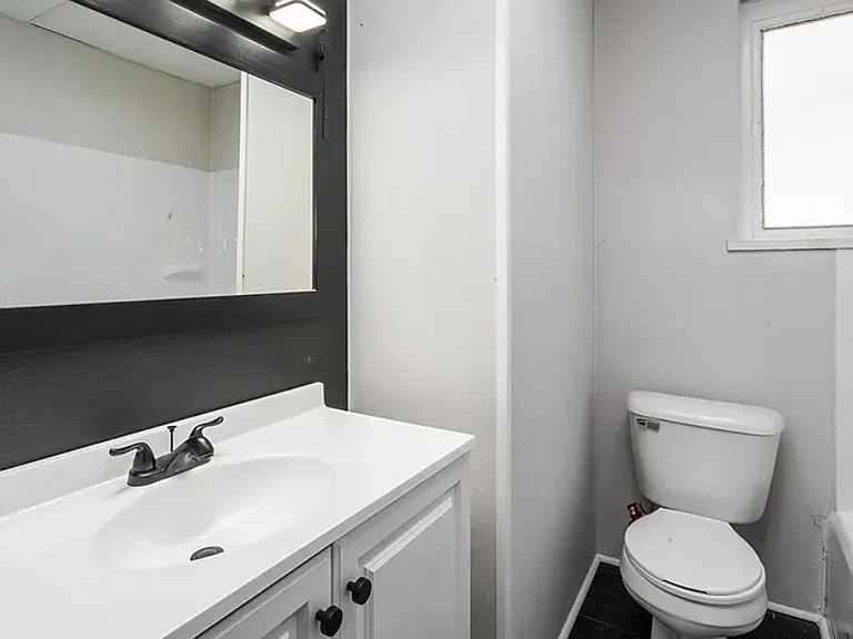 200 Moye Pl — Photo 16