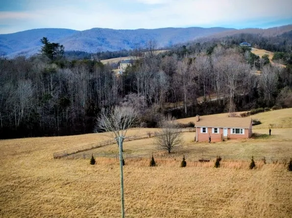7478 Tabletop Mountain Rd, Dyke, VA 22935
